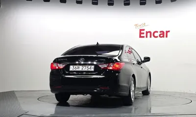 Hyundai Sonata 2012, 120503 км, за 1888.39 USD