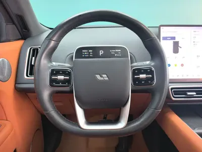 Li Auto Li L9 2023, 70000 км, за 35284.78 USD