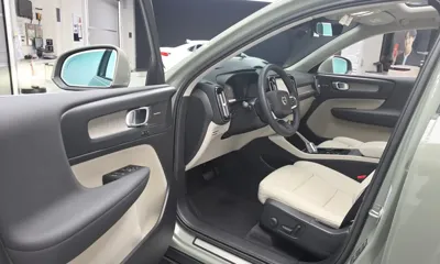 Volvo XC40 2023, 6796 км, за 28160.69 USD - фото 10