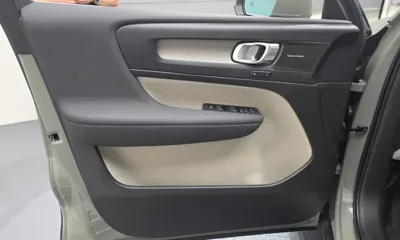 Volvo XC40 2023, 6796 км, за 28160.69 USD - фото 24