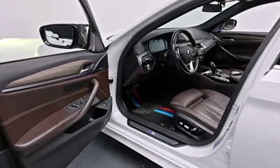 BMW 5-Series 2018, 98584 км, за 18314.3 USD - фото 11