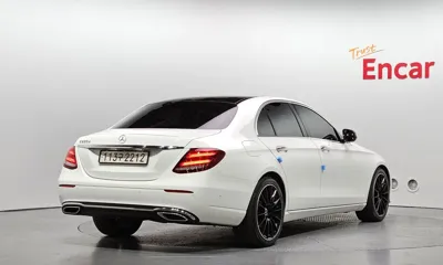 Mercedes-Benz E-Class 2017, 136481 км, за 11750.03 USD