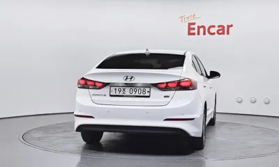 Hyundai Avante 2016, 93784 км, за 7100.98 USD