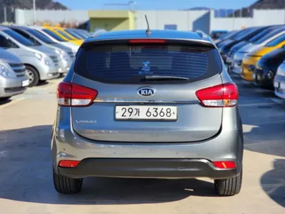 Kia Carens 2014, 118719 км, за 4355.46 USD