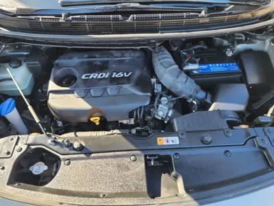 Kia Carens 2014, 118719 км, за 4355.46 USD