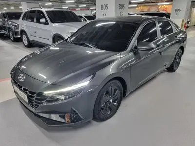 Hyundai Avante 2021, 52000 км, за 10831.04 USD