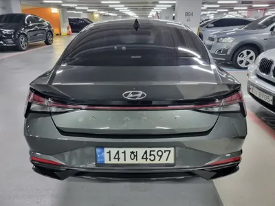 Hyundai Avante 2021, 52000 км, за 10831.04 USD