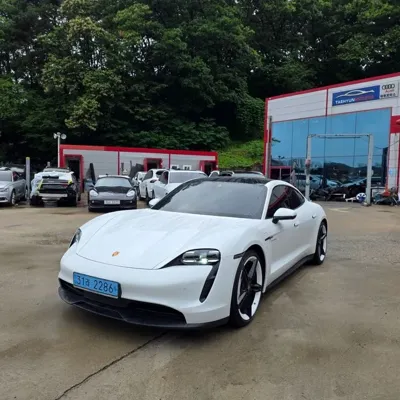 Porsche Taycan · 2022 год