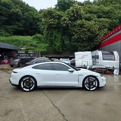 Porsche Taycan 2022, 55797 км, за 55674.91 USD - фото 7