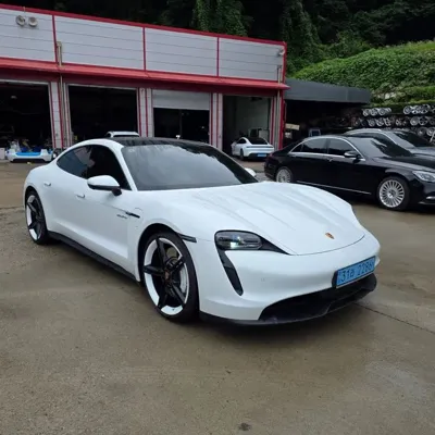 Porsche Taycan 2022, 55797 км, за 55674.91 USD - фото 8