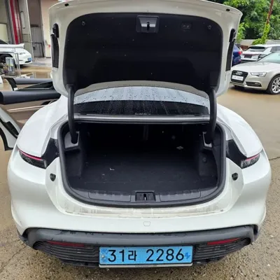 Porsche Taycan 2022, 55797 км, за 55674.91 USD - фото 16