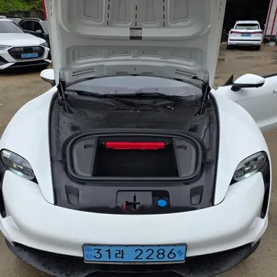 Porsche Taycan 2022, 55797 км, за 55674.91 USD - фото 20