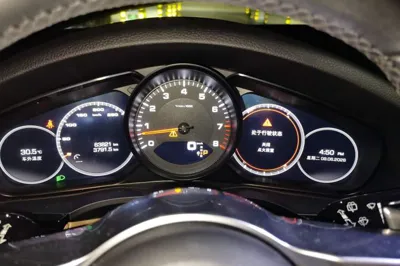 Porsche Cayenne 2018, 63800 км, за 46337 USD - фото 11