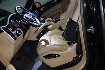 Porsche Cayenne 2018, 63800 км, за 46337 USD - фото 15