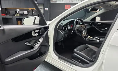 Mercedes-Benz C-Class 2016, 121679 км, за 10108.97 USD - фото 10