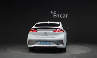 Hyundai Ioniq 2018, 121079 км, за 8326.84 USD