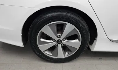 Hyundai Sonata 2012, 145695 км, за 2788.79 USD