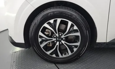 Kia Canival 2021, 121066 км, за 15758.28 USD
