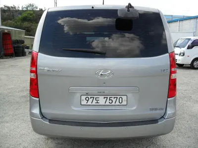 Hyundai Starex 2017, 177014 км, за 5528.42 USD