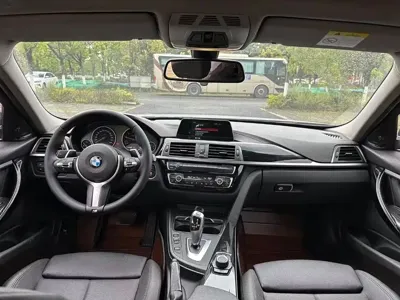 BMW 3 Series 2018, 90000 км, за 13095.68 USD