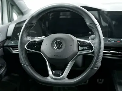 Volkswagen Golf 2022, 39000 км, за 17492.91 USD