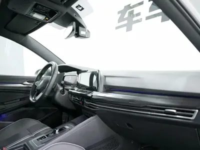 Volkswagen Golf 2022, 39000 км, за 17492.91 USD - фото 12