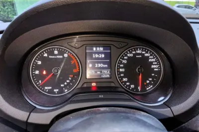 Audi A3 2020, 56100 км, за 11256 USD - фото 11