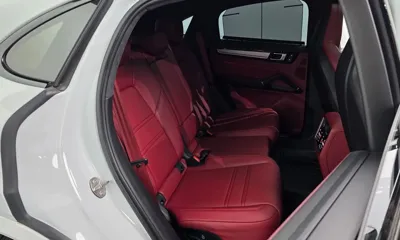 Porsche Cayenne 2023, 36339 км, за 71324.75 USD - фото 12
