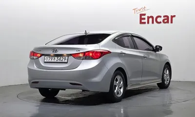 Hyundai Avante 2013, 187619 км, за 2275.24 USD