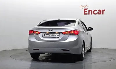Hyundai Avante 2013, 187619 км, за 2275.24 USD