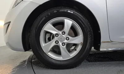Hyundai Avante 2013, 187619 км, за 2275.24 USD