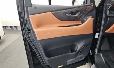 Toyota Alphard 2024, 7015 км, за 70192.62 USD - фото 24