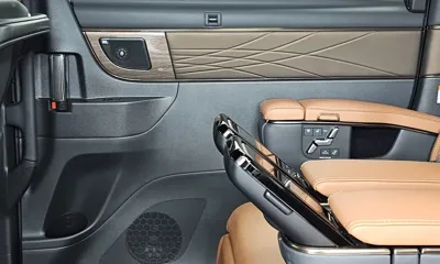 Toyota Alphard 2024, 7015 км, за 70192.62 USD - фото 25
