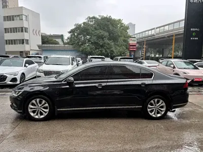 Volkswagen Magotan 2019, 210000 км, за 8651.98 USD