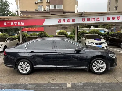 Volkswagen Magotan 2019, 210000 км, за 8651.98 USD