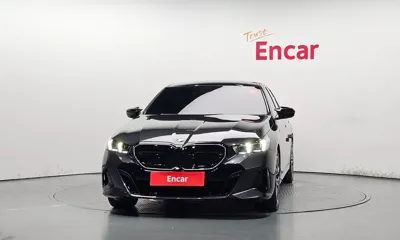 BMW 5-Series 2026, 5804 км, за 64077.6 USD