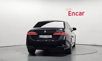 BMW 5-Series 2026, 5804 км, за 64077.6 USD