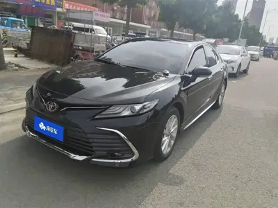 Toyota Camry · 2023 год