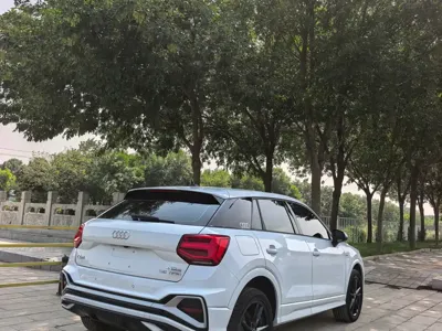 Audi Q2L 2023, 18000 км, за 13939.02 USD
