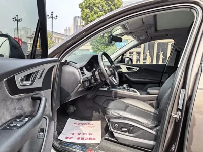 Audi Q7 2018, 153000 км, за 21873.44 USD