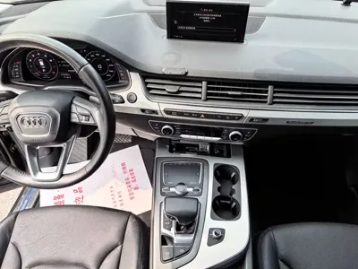 Audi Q7 2018, 153000 км, за 21873.44 USD
