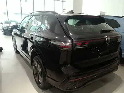 Volkswagen Tiguan L 2024, 54200 км, за 21526.95 USD