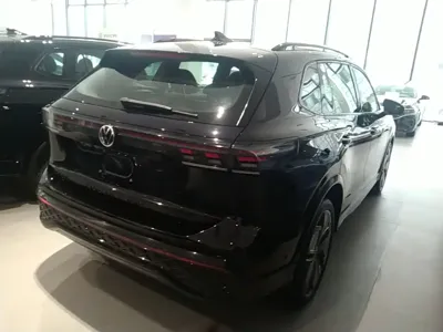 Volkswagen Tiguan L 2024, 54200 км, за 21526.95 USD - фото 7