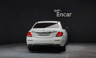 Mercedes-Benz E-Class 2018, 89183 км, за 16848.36 USD