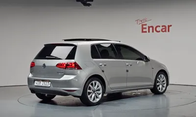 Volkswagen Golf 2015, 95702 км, за 5665.17 USD