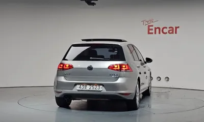Volkswagen Golf 2015, 95702 км, за 5665.17 USD