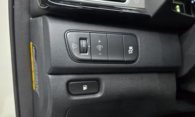 Kia Niro 2017, 88473 км, за 9321.26 USD - фото 14