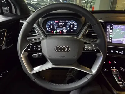 Audi Q4 e-tron 2025, 7800 км, за 29867.4 USD - фото 12