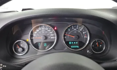 Jeep Wrangler 2017, 60009 км, за 16742.68 USD - фото 8
