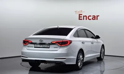 Hyundai Sonata 2016, 144595 км, за 5219.69 USD